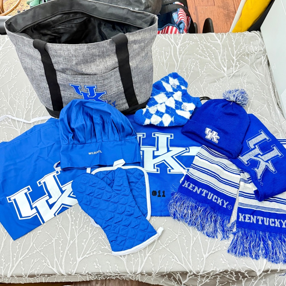 University of Kentucky Wildcats Fan Gear Bundle Tote Bag‎ Scarf Beanie Apron Set